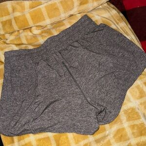 Lululemon hotty hot shorts size 12